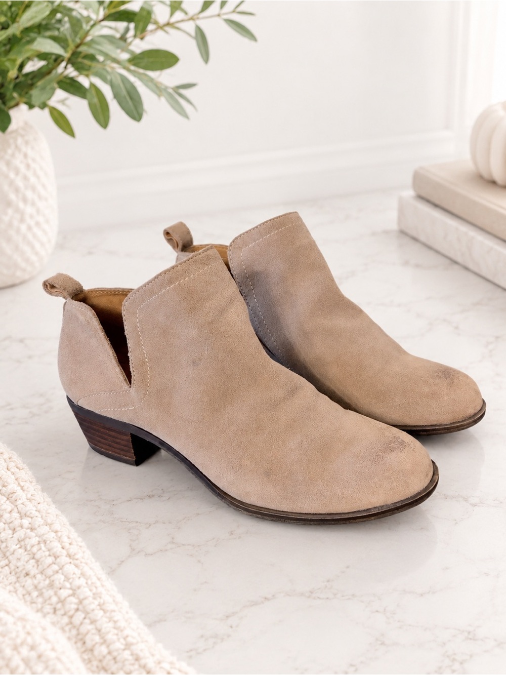 Lucky Brown size 6 1/2
